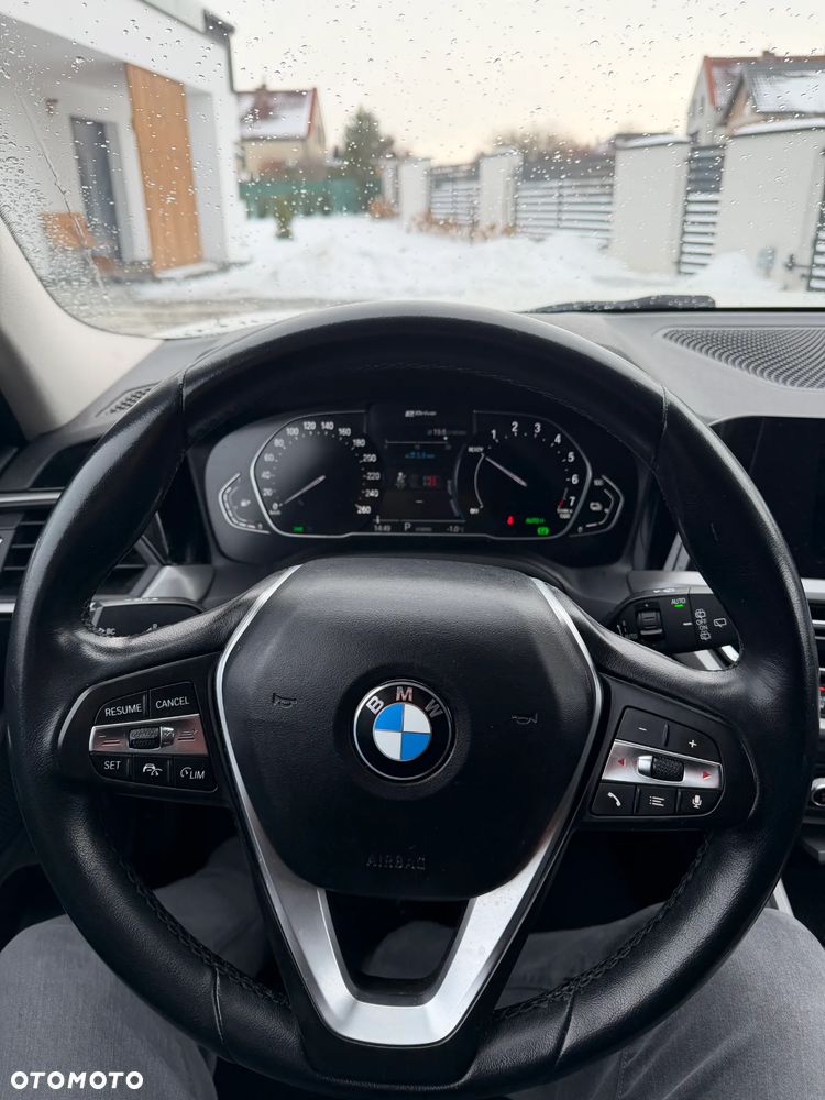 BMW Seria 3 330e xDrive Sport - 7