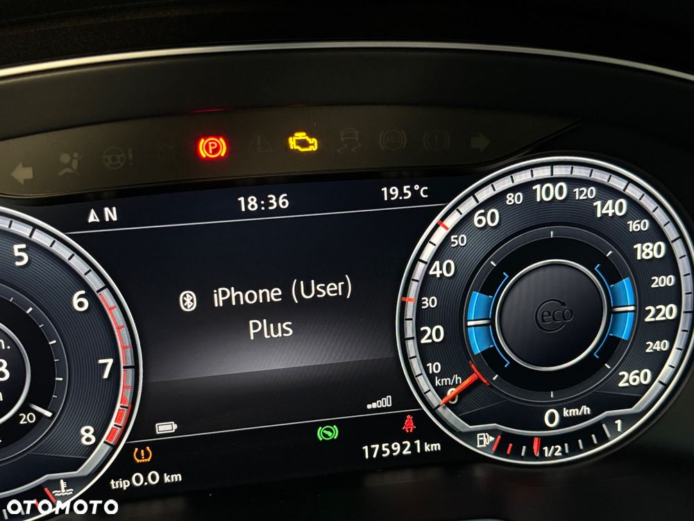 Volkswagen Passat - 12