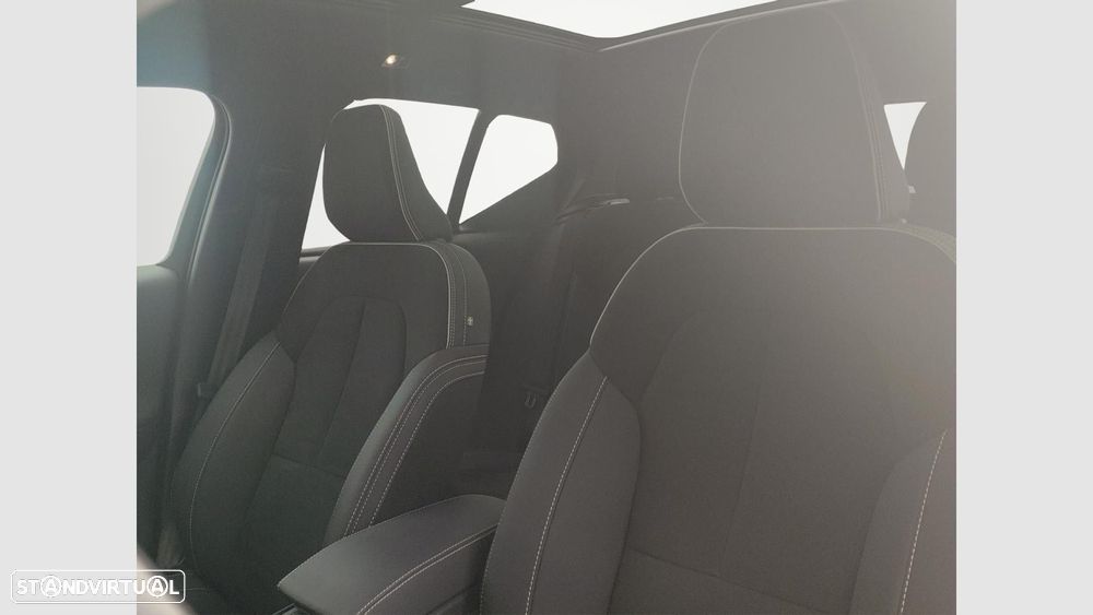 Volvo XC 40 1.5 T2 Plus Dark Auto - 11