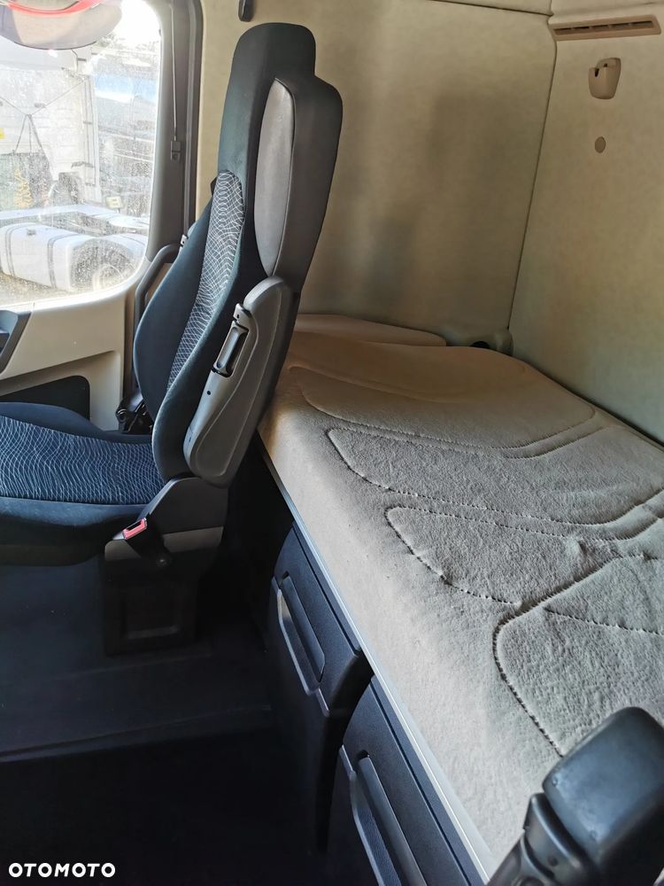 Mercedes-Benz Actros - 13