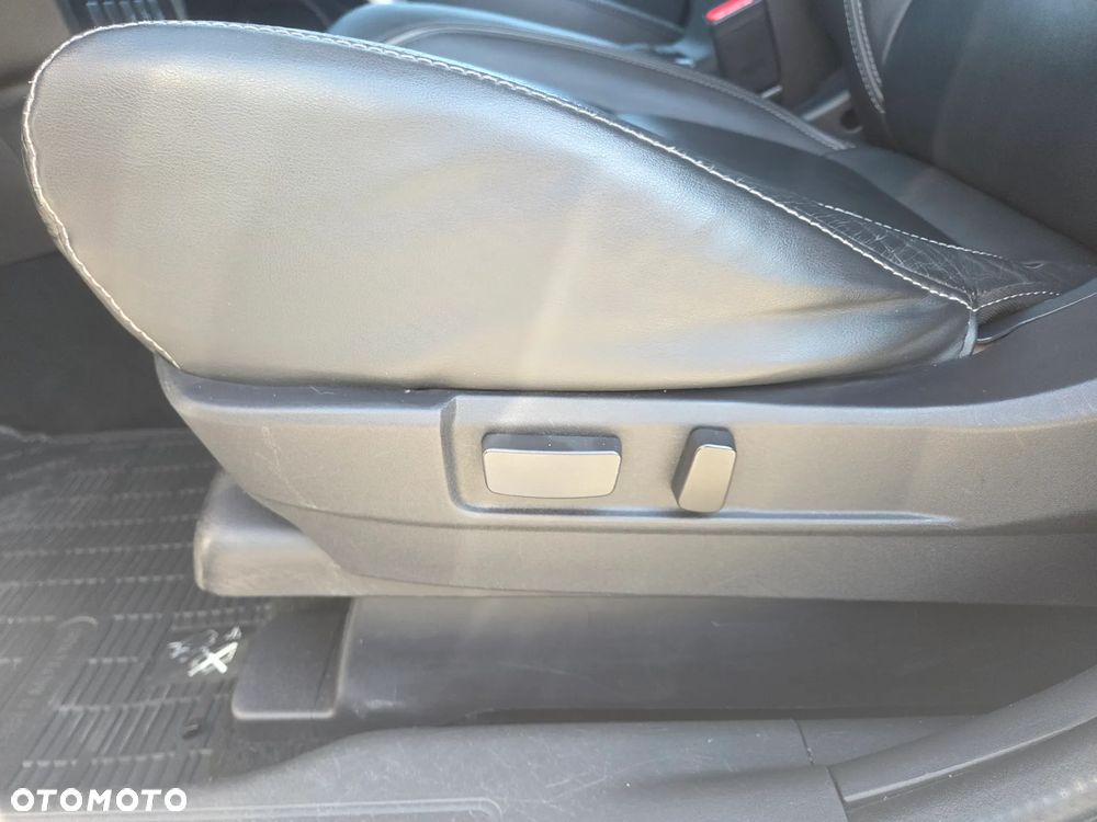 Mitsubishi Outlander Instyle NAVI + - 16
