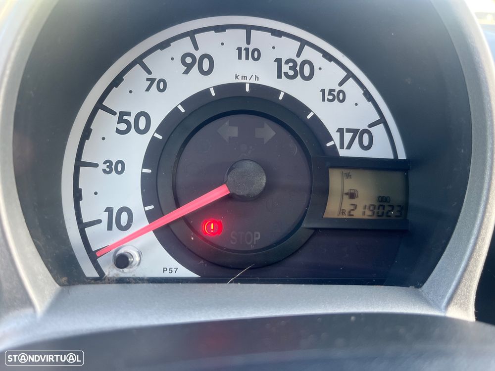 Toyota Aygo Connect - 11