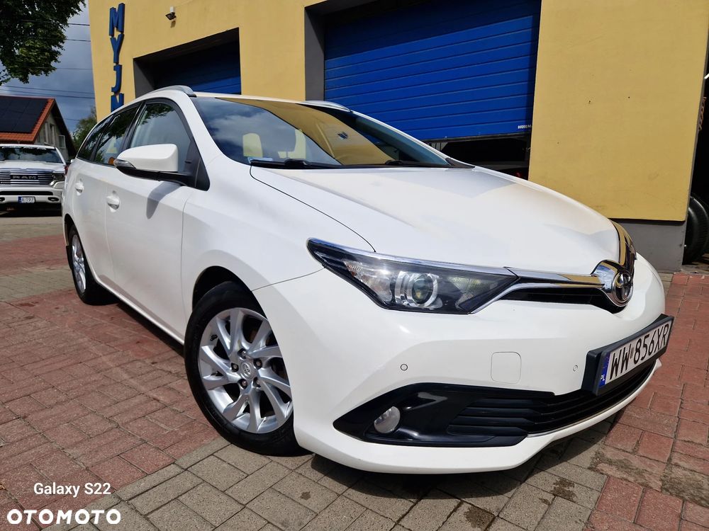 Toyota Auris 1.6 Premium Comfort - 15