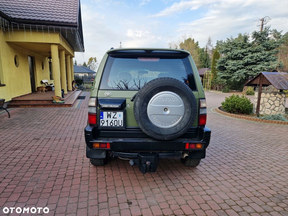 Toyota Land Cruiser - 17