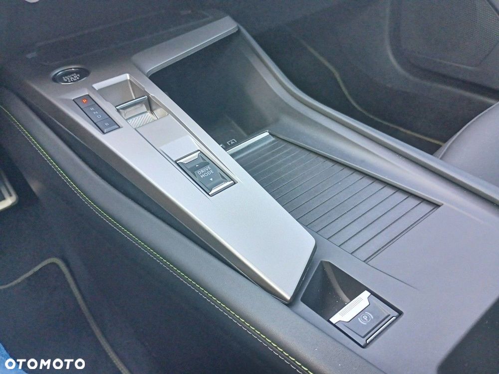 Peugeot 408 1.6 Plug-In Hybrid 225 GT EAT8 - 26