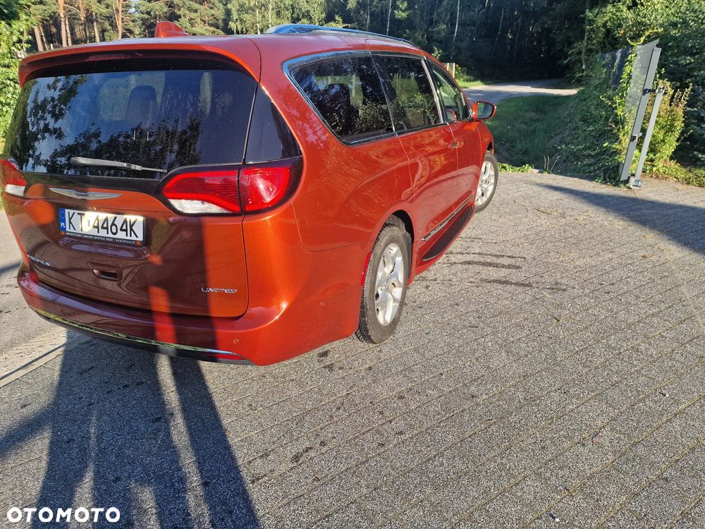 Chrysler Pacifica - 23