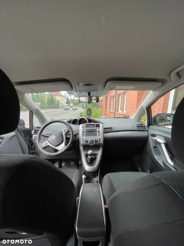 Toyota Corolla Verso 2.0 D-4D Sol - 11