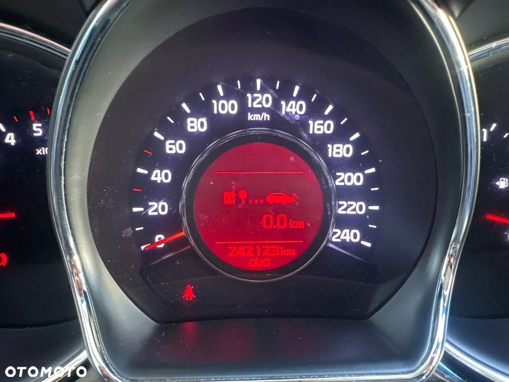 Kia Ceed - 14