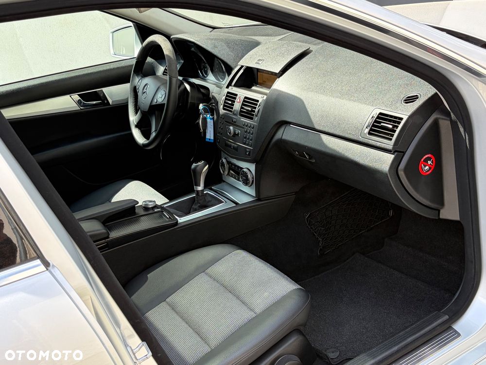 Mercedes-Benz Klasa C 180 (BlueEFFICIENCY) Avantgarde - 19