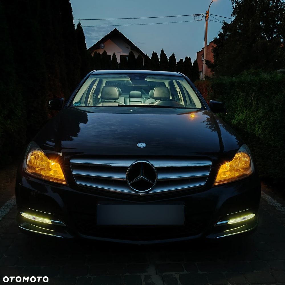 Mercedes-Benz Klasa C 180 CGI BlueEff Avantgarde - 6