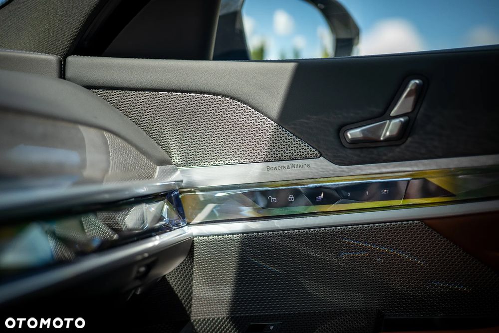 BMW Seria 7 750e xDrive - 23