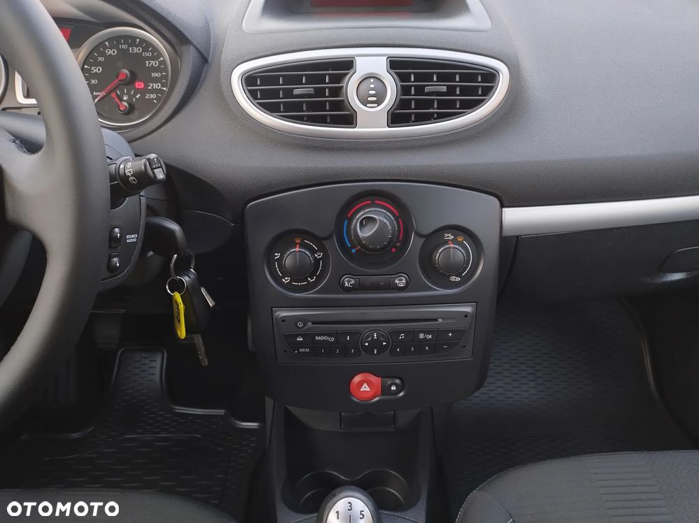 Renault Clio 1.2 16V Dynamique - 27