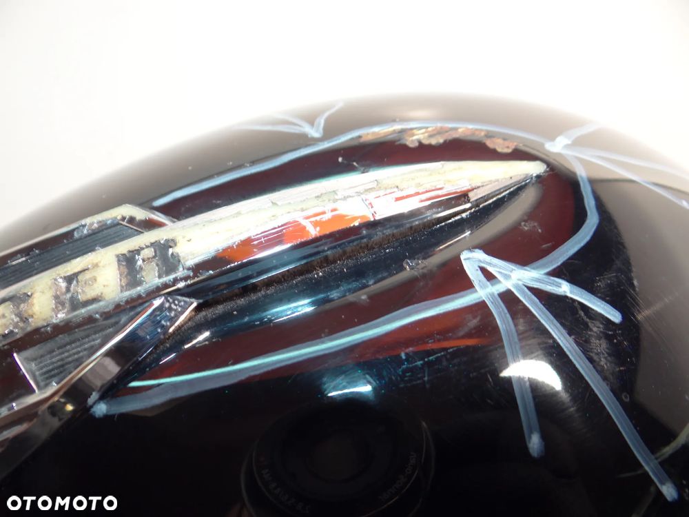 S040 Suzuki VZR 1800 Intruder (06-17) ZBIORNIK PALIWA BAK - 26