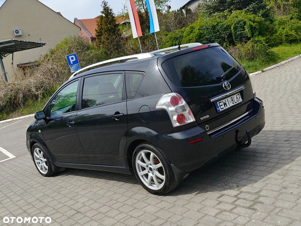 Toyota Corolla Verso 2.2 D-4D DPF Executive - 12