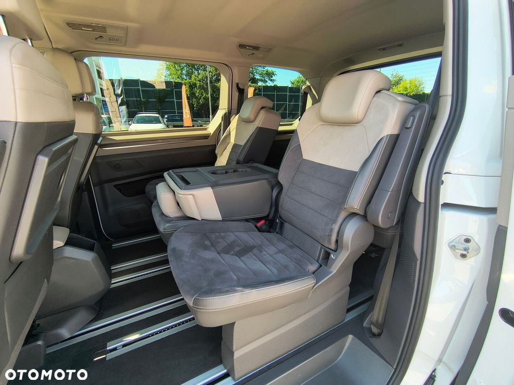 Volkswagen Multivan - 15