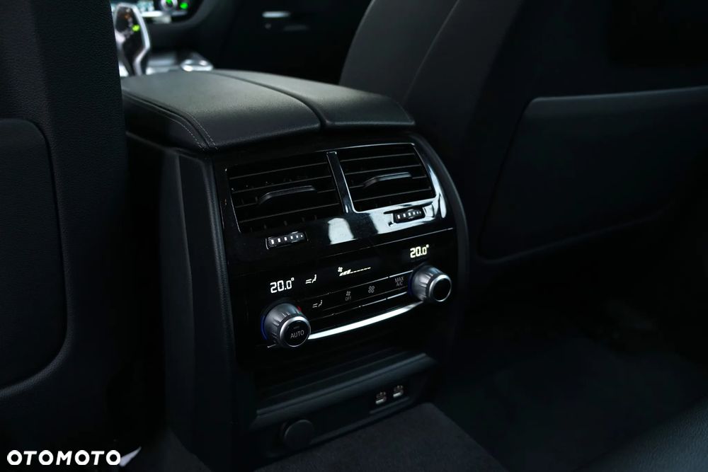 BMW Seria 5 530d Touring - 26