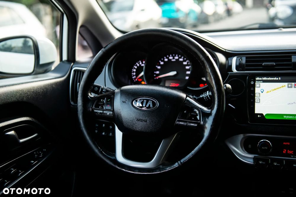 Kia Rio 1.2 Attract - 34
