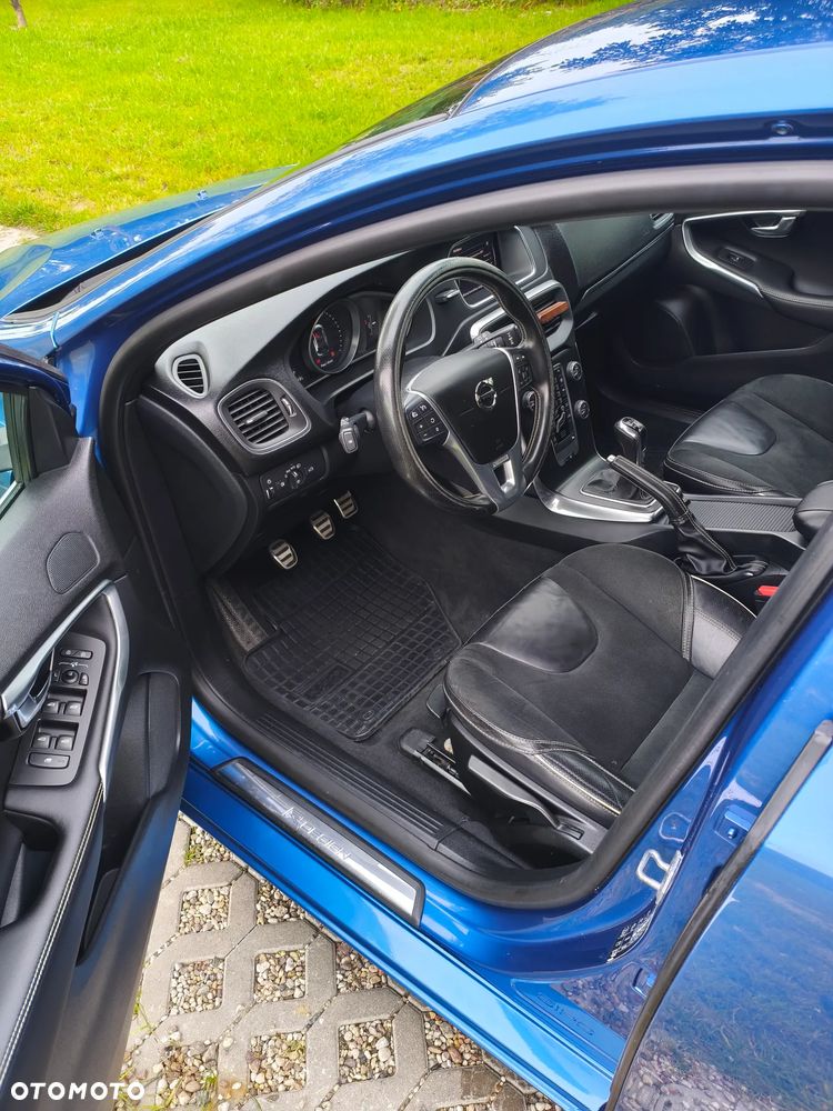 Volvo V40 T2 Drive-E R-Design Momentum - 11