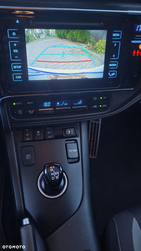 Toyota Auris 1.8 HSD Luna - 11