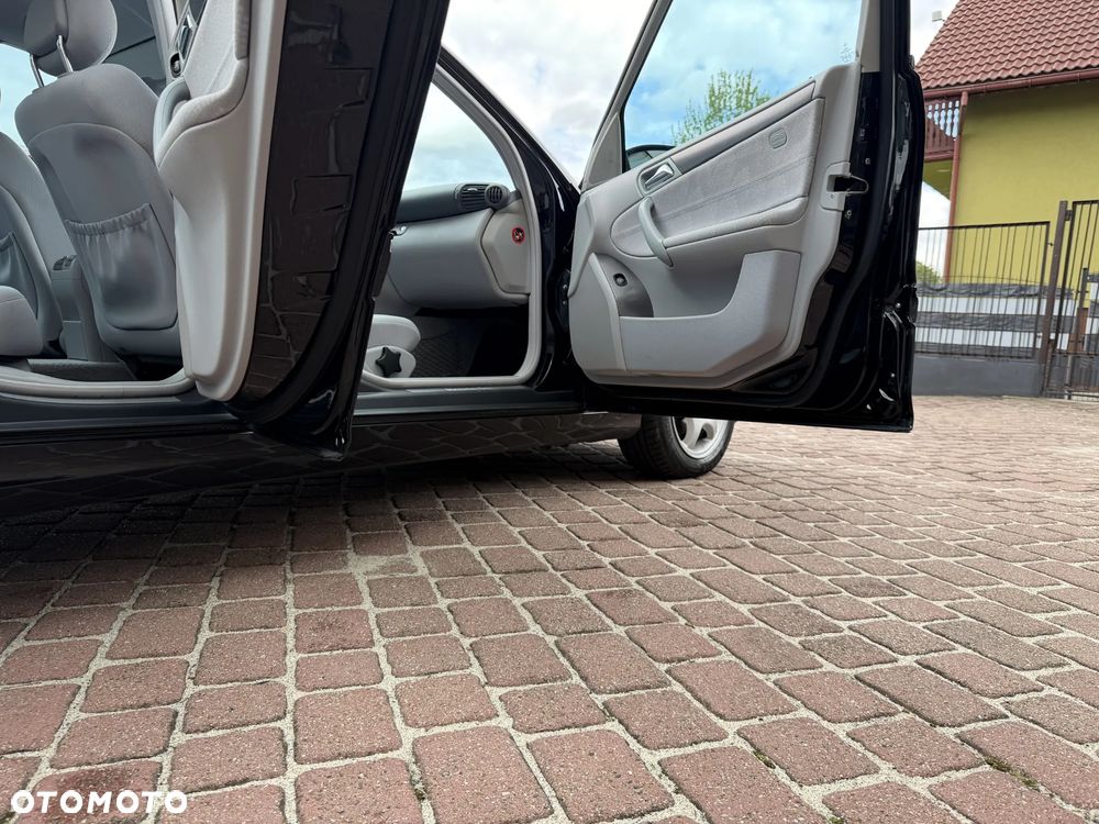 Mercedes-Benz Klasa C 200 Kompressor Automatik Avantgarde - 13
