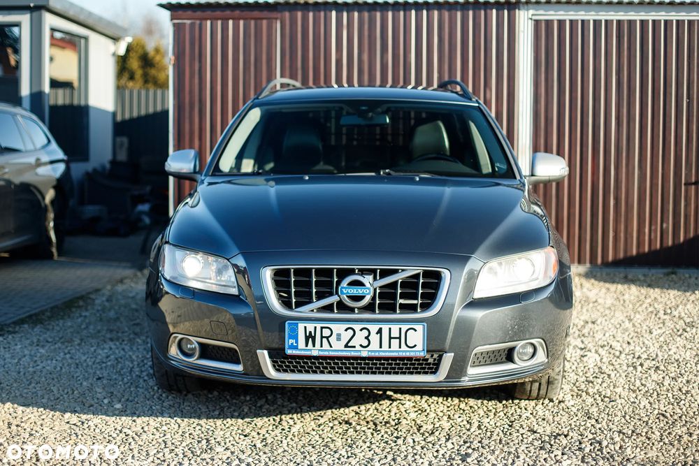 Volvo V70 2.5T R-Design Summum - 9