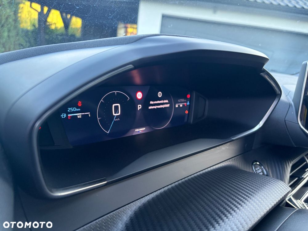 Peugeot 2008 1.2 PureTech Active S&S EAT8 - 17