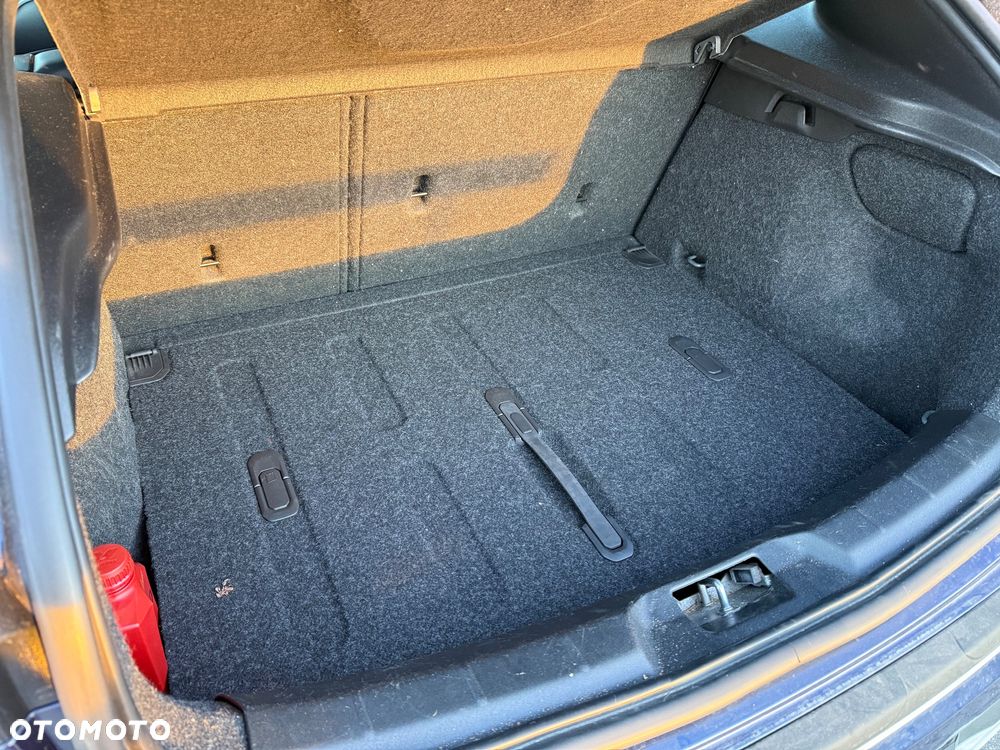 Volvo V40 Cross Country T4 AWD Drive-E Ocean Race - 14