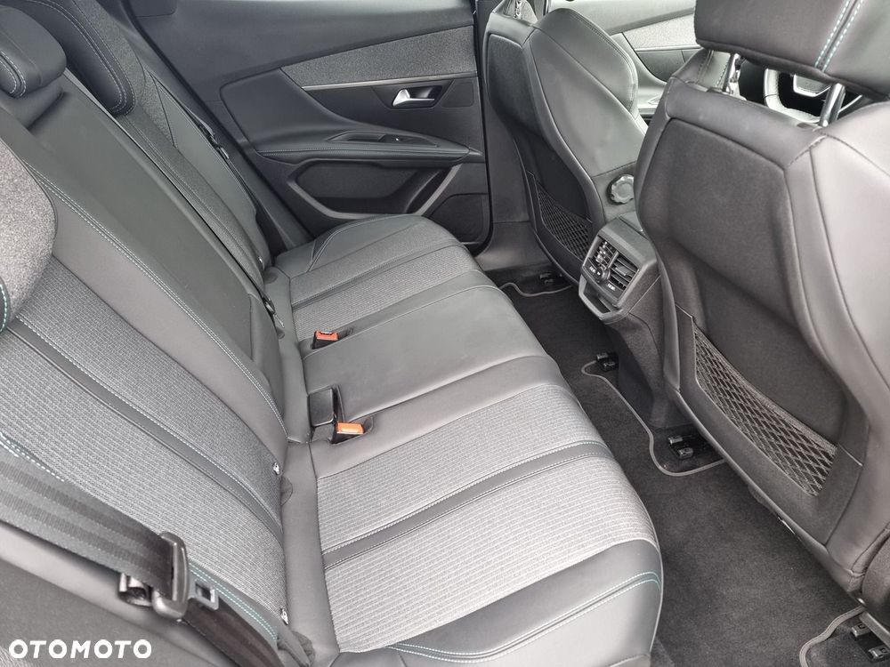 Peugeot 3008 1.2 PureTech Allure Pack S&S EAT8 - 21
