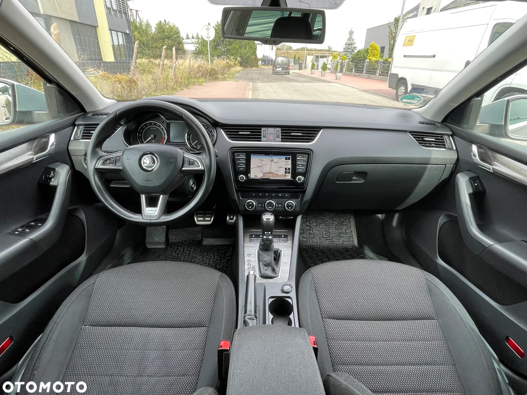 Skoda Octavia Scout 2.0 TDI 4x4 DSG - 7