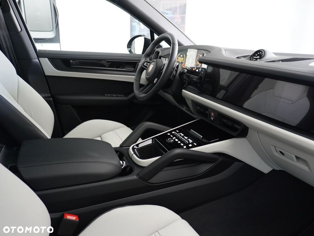 Porsche Cayenne E-Hybrid PHEV Black Edition - 31