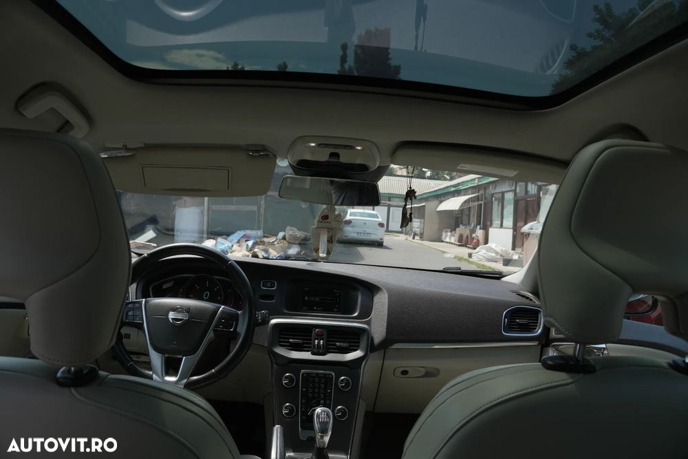Volvo V40 D3 Summum - 8