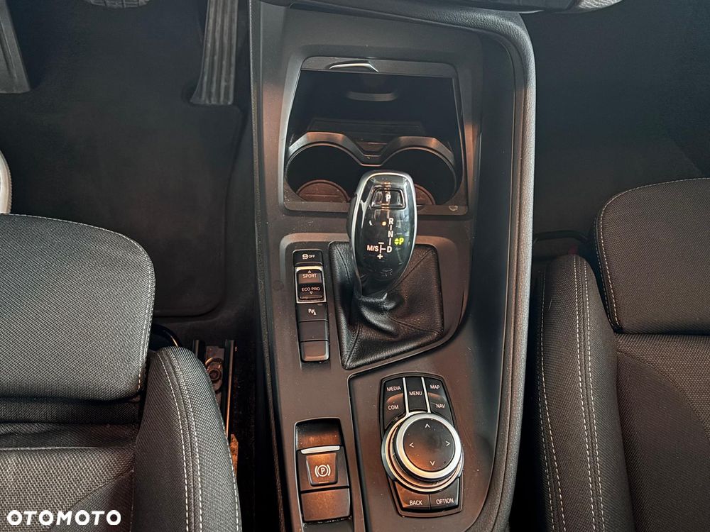 BMW X1 sDrive18i - 19