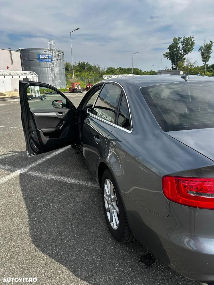 Audi A4 2.0 TDI DPF multitronic Attraction - 9