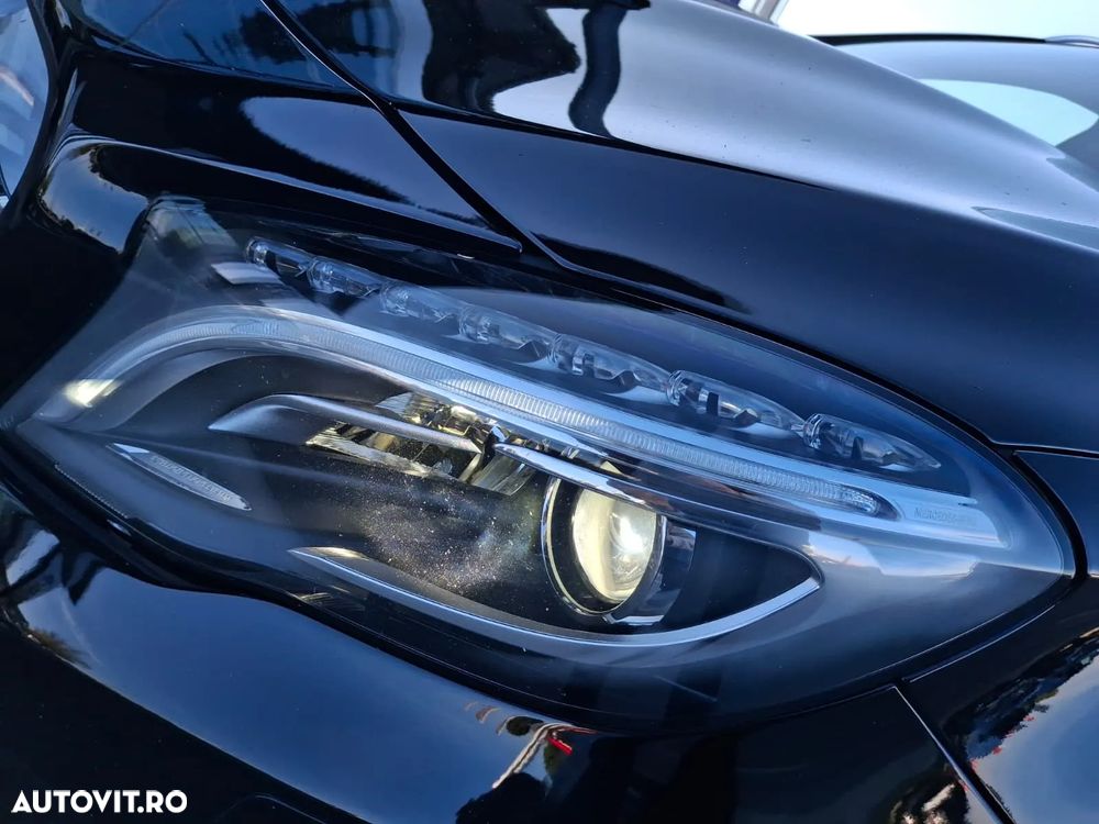 Mercedes-Benz GLA 220 d 4Matic 7G-DCT - 23