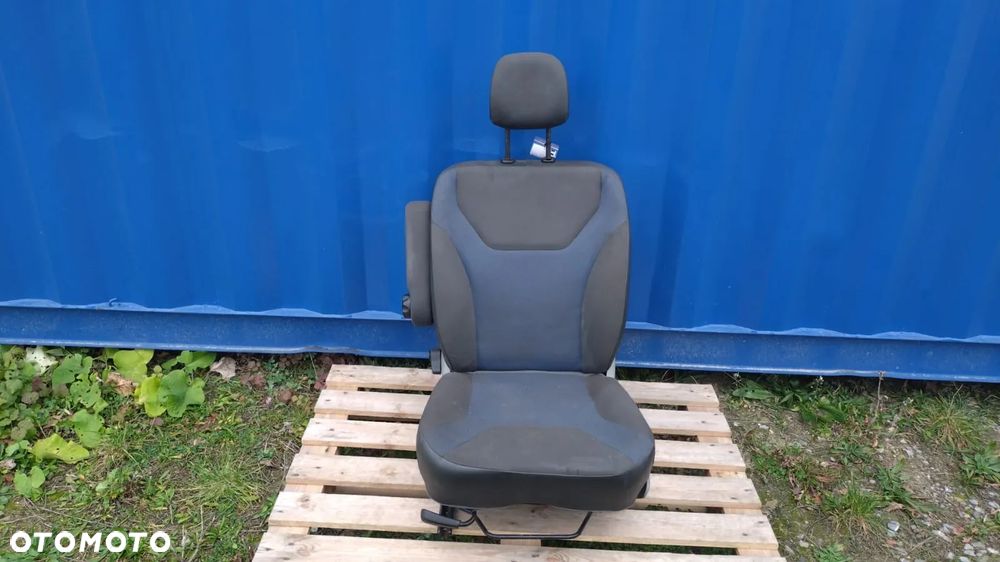 FOTEL KIEROWCY TRAFIC VIVARO PRIMASTAR 01- NO 925/145 - 1