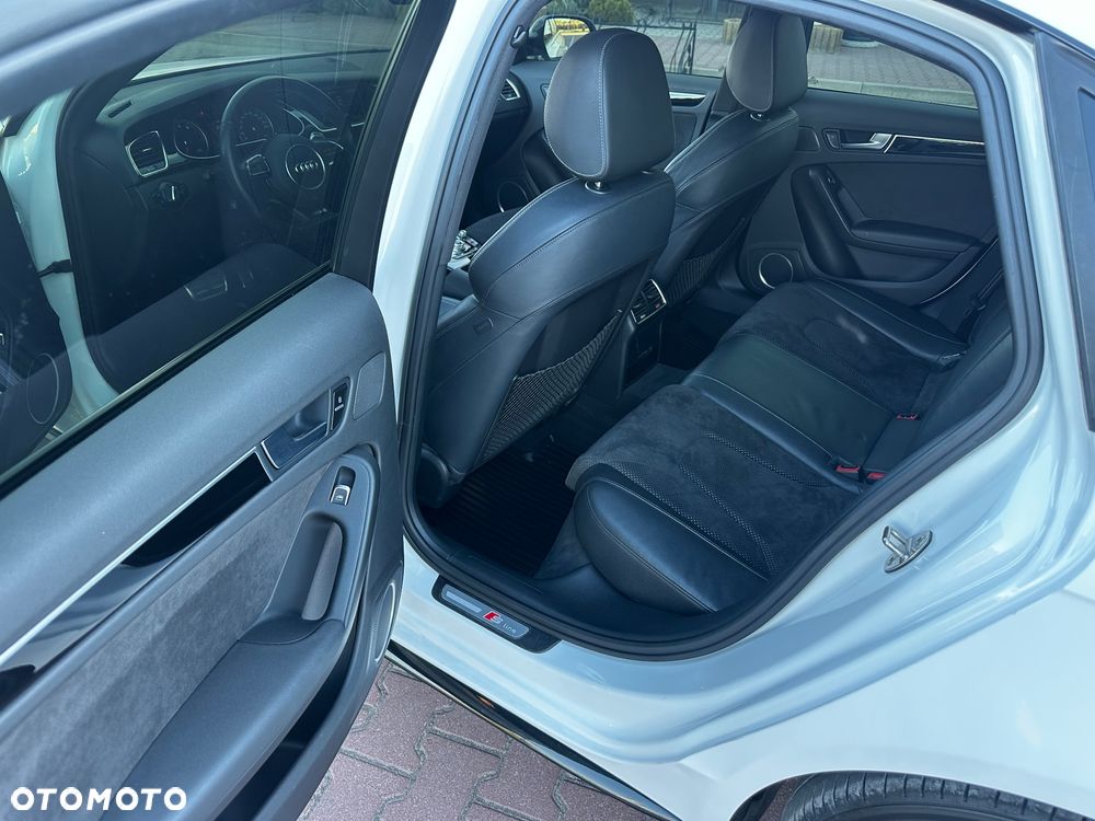 Audi A4 Limousine - 21