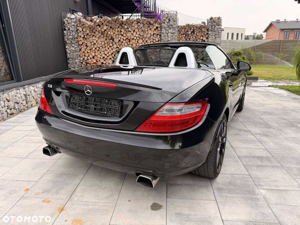 Mercedes-Benz SLK 200 CGI - 13