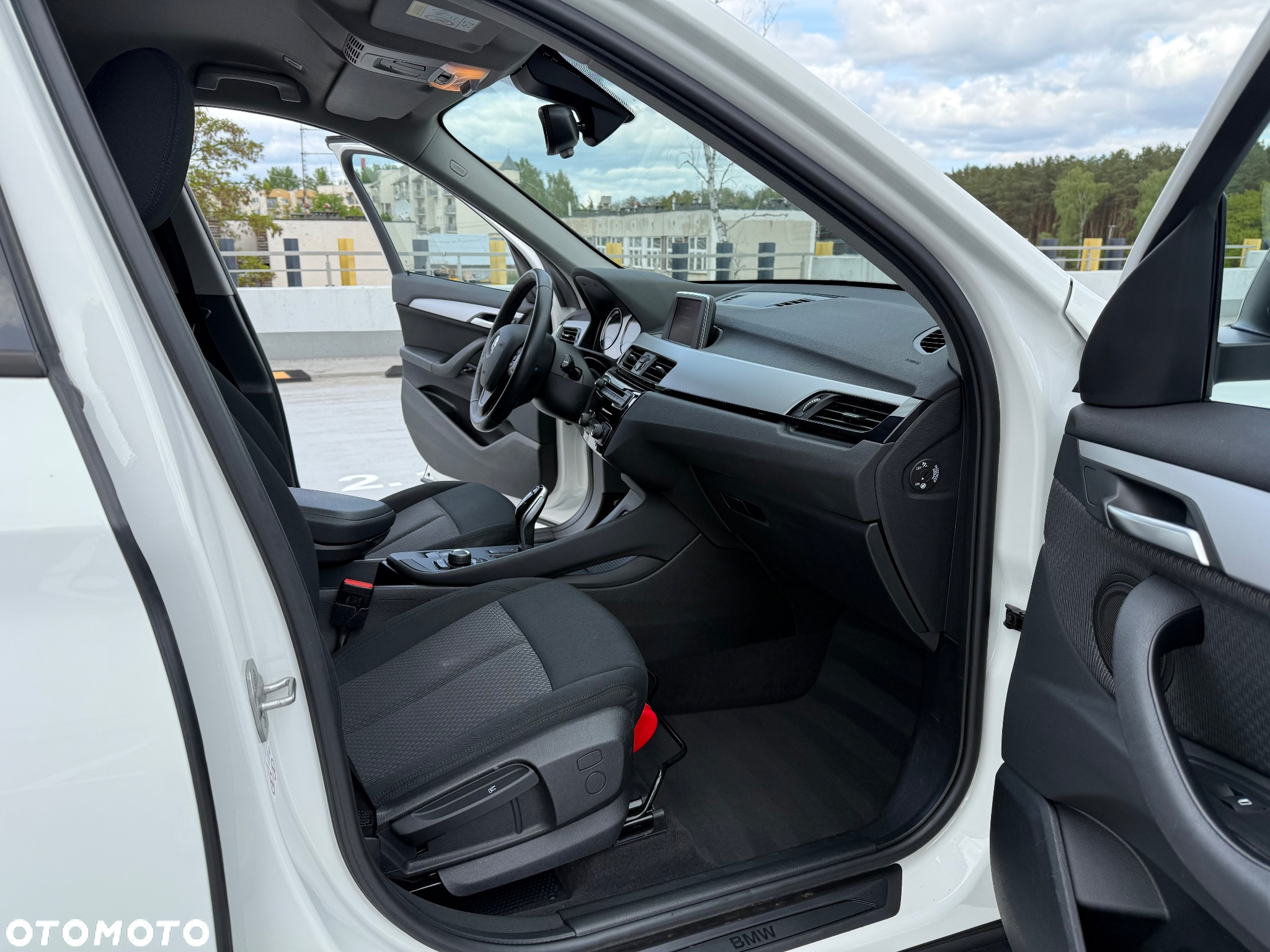 BMW X1 sDrive18i Advantage - 13