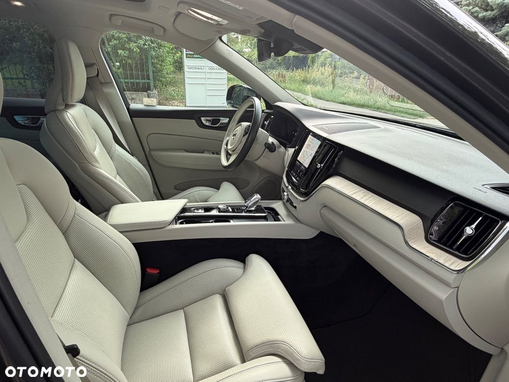 Volvo XC 60 B4 B Plus Bright - 15