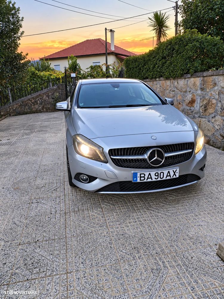 Mercedes-Benz A 200 2013 photo 2