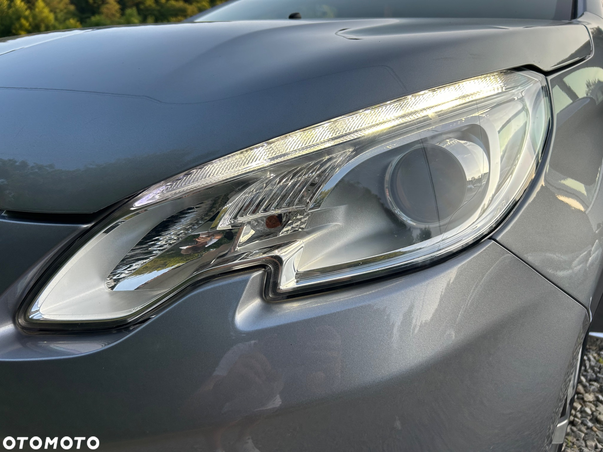 Peugeot 2008 1.6 BlueHDi Allure S&S - 33