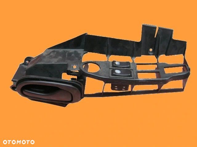 RENAULT MAGNUM DXI PANEL SZYBY PRAWY KLAMKA WEWN. - 1