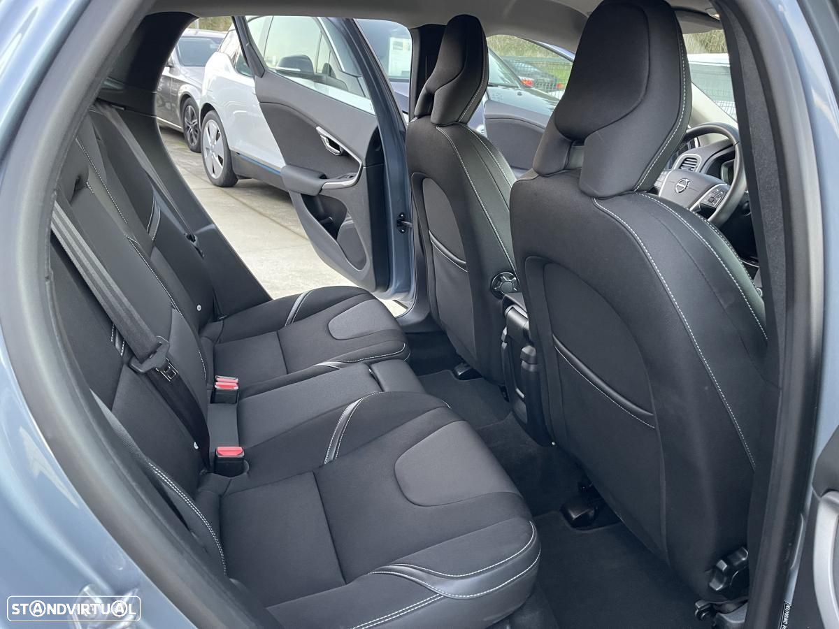 Volvo V40 2.0 D2 Momentum Eco - 20