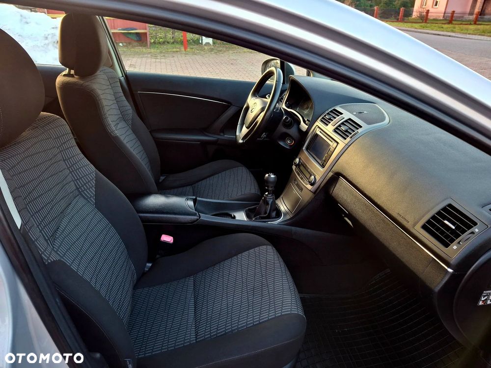 Toyota Avensis 1.8 Executive - 25