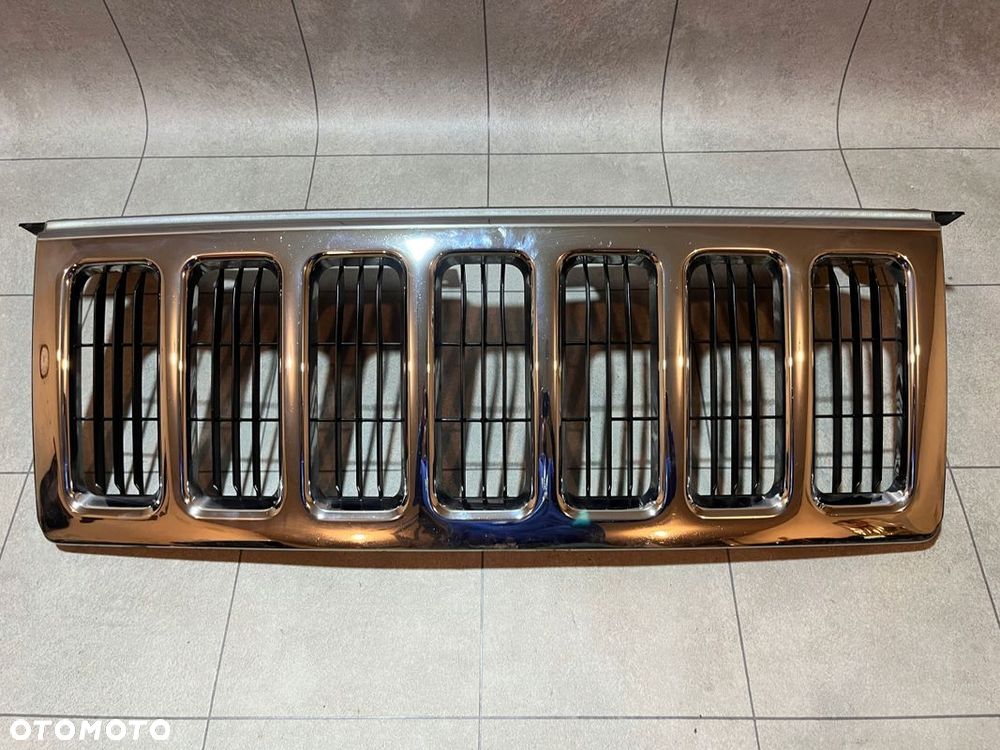 JEEP COMMANDER XK XH ATRAPA GRIL ORYGINAŁ ŁADNY STAN - 7