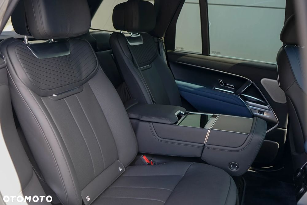 Land Rover Range Rover 4.4 V8 P615 mHEV SV - 22