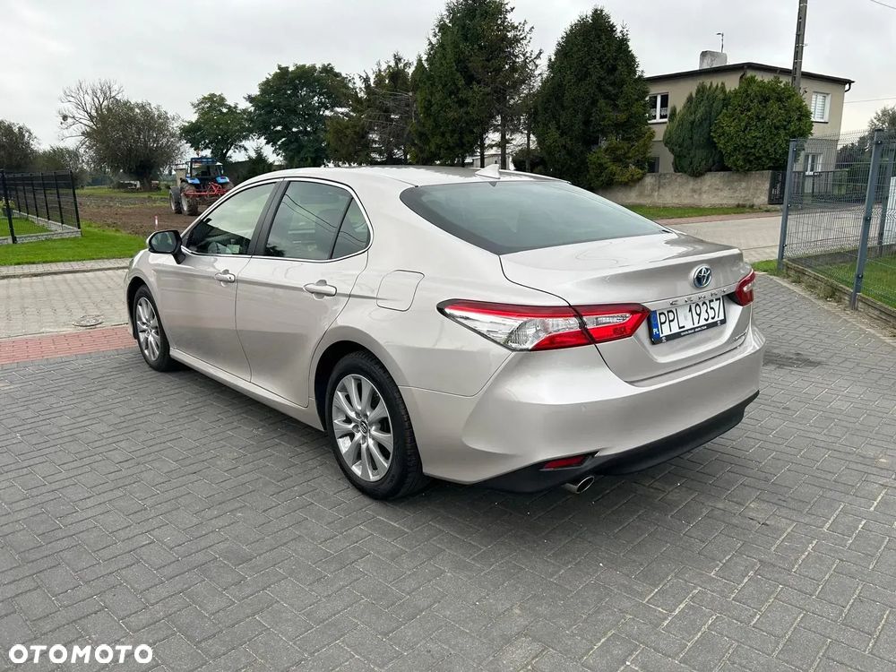 Toyota Camry 2.5 Hybrid Comfort CVT - 4