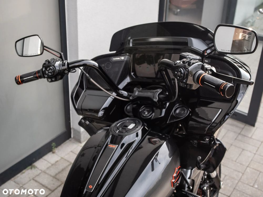 Harley-Davidson Touring Road Glide - 32