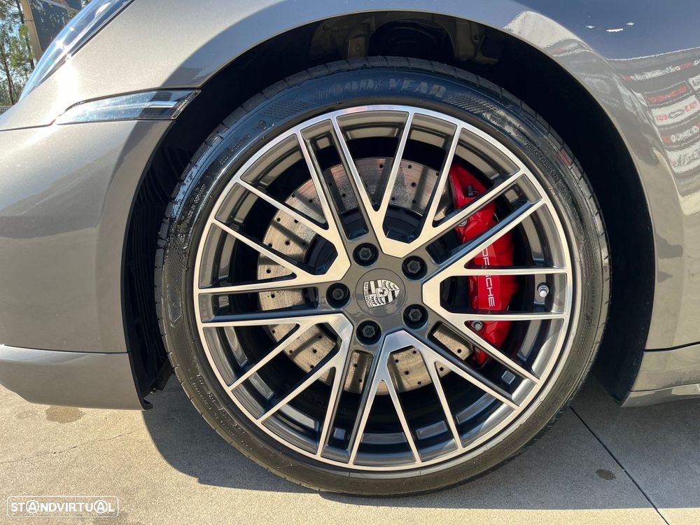 Porsche 911 (992) Turbo - 14