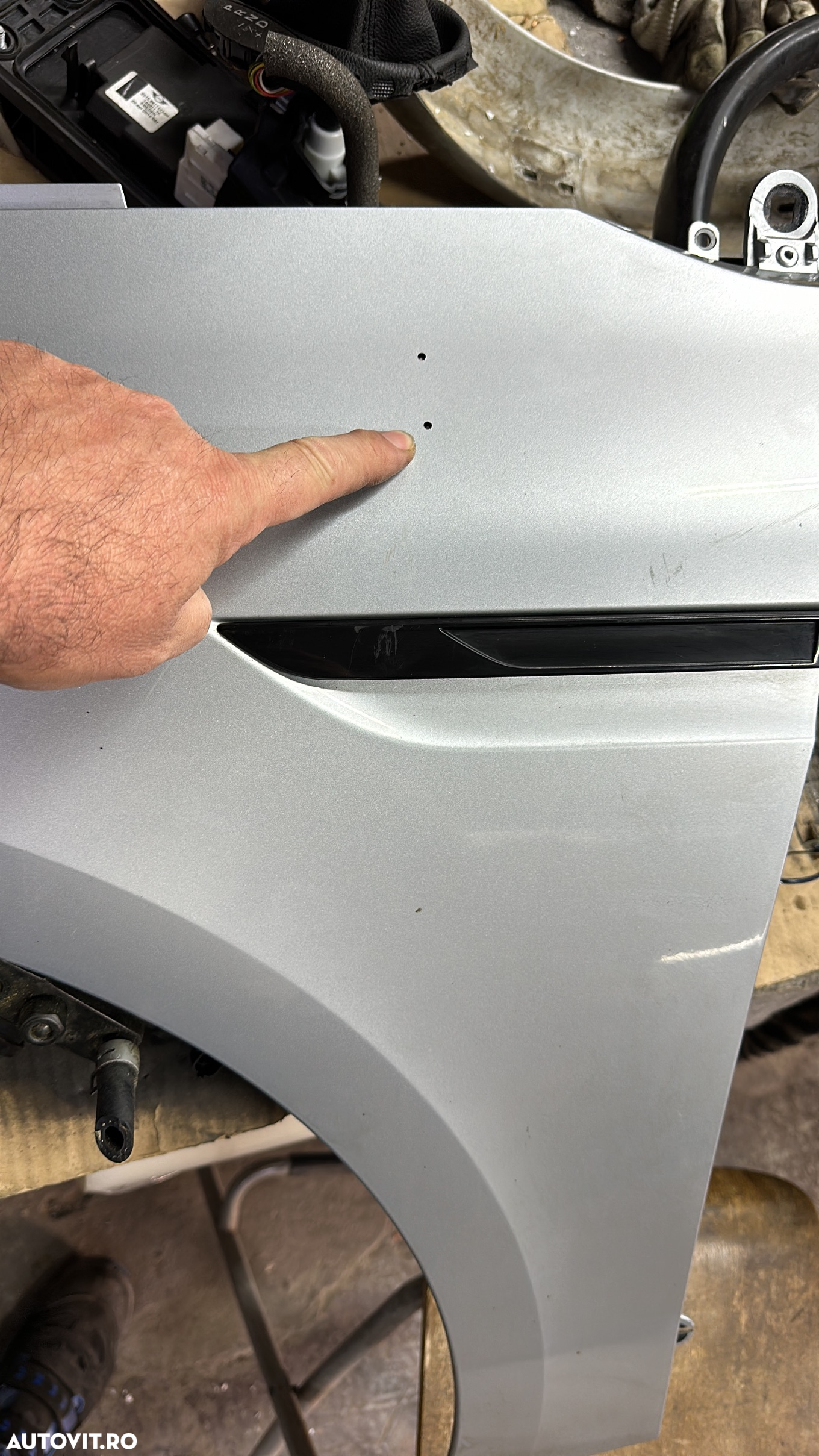Aripa stanga fata completa RENAULT MEGANE an 2022  cu defect - 2